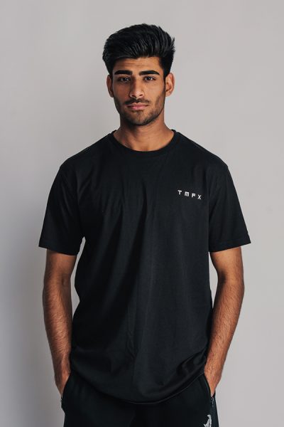 ESSENTIAL T-SHIRT - BLACK
